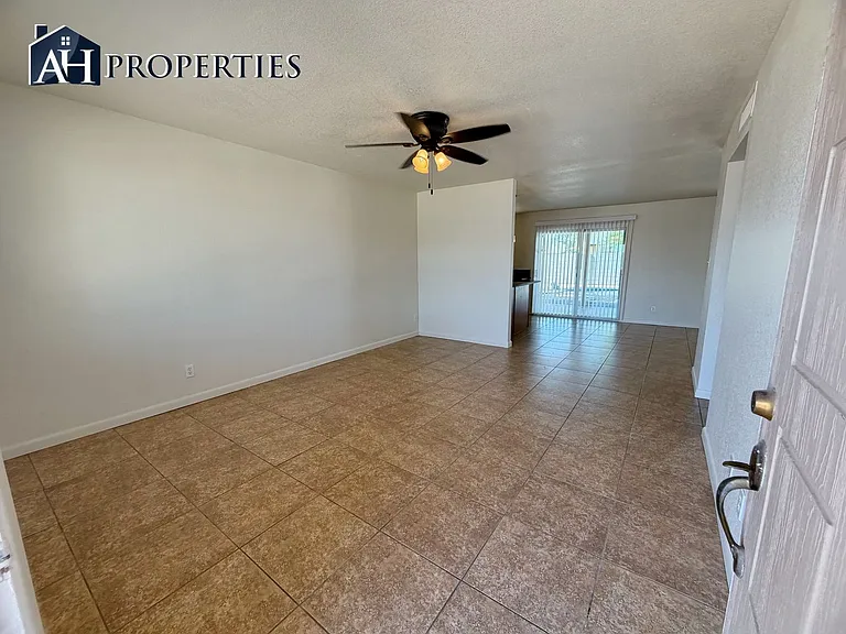 3222 W Villa Maria Dr — Photo 2