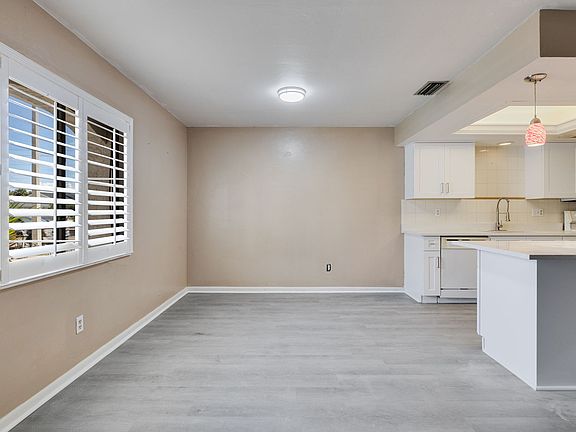 4th image of 1113 Cape Coral Pkwy W APT 101
