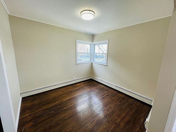 3rd image of 68 Soma St