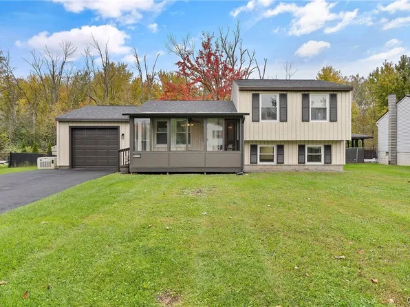 5068 Hackberry Ln, Clay, NY 13041