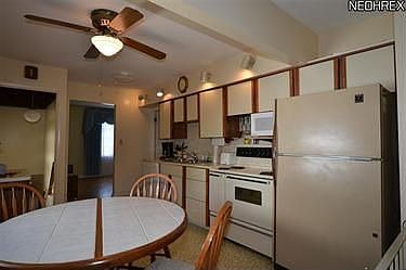 5th image of 16009 Woodbury Ave
