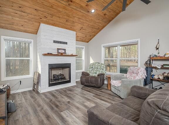 4th image of 99 Ford Rd