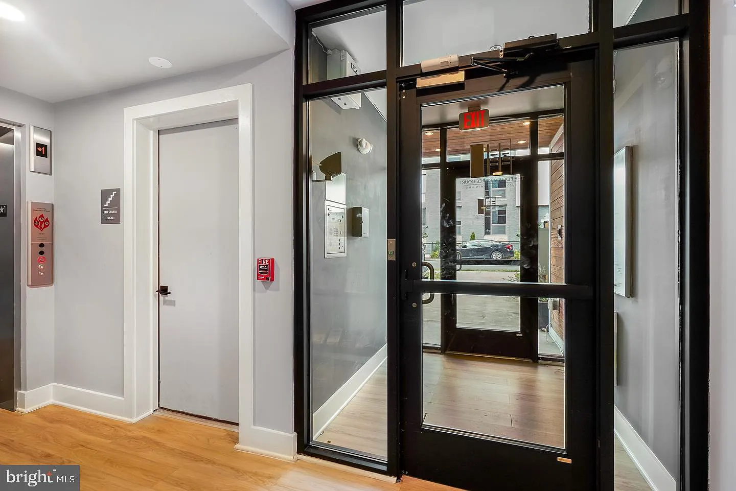 1245 N Pierce St — Photo 4