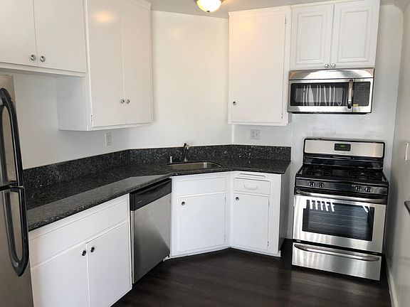2nd image of 2633 Centinela Ave APT 9
