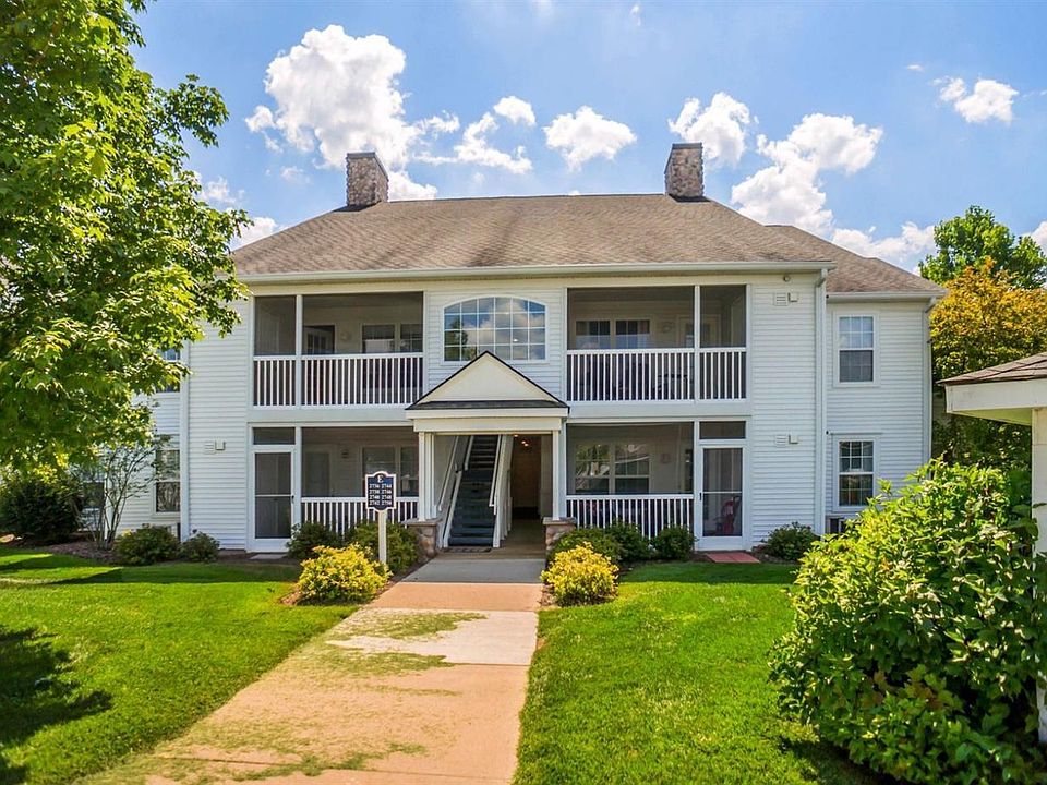 1st image of 2740 S Knightsbridge Cir