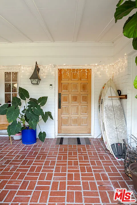 4 bed, 3.0 bath, 2225 sqft, $7,800 — Photo 3