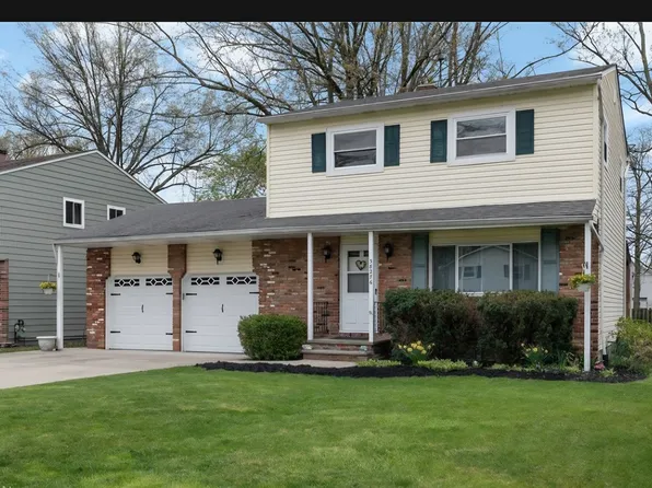 38276 Poplar Dr, Willoughby, OH 44094