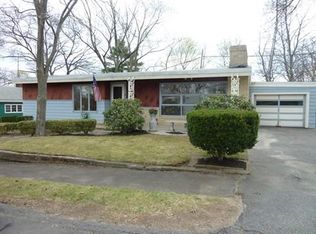 8 Gallo Rd, Lynn, MA 01904