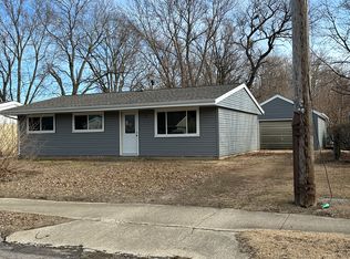 504 Sherwood Dr, Pekin, IL 61554