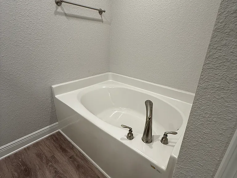 6583 Addison Woods Dr — Photo 15