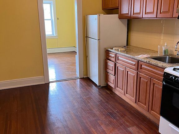 4th image of 4117 162nd St #3