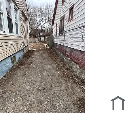 15348 Kentucky St — Photo 11