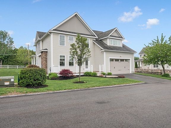 3rd image of 6 Saint James Dr #6