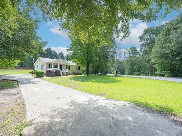 474 Lindsey Lake Rd, Travelers Rest, SC 29690