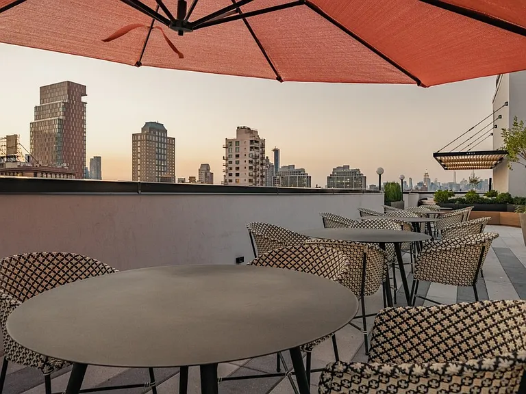 260 Gold St #411 — Photo 16