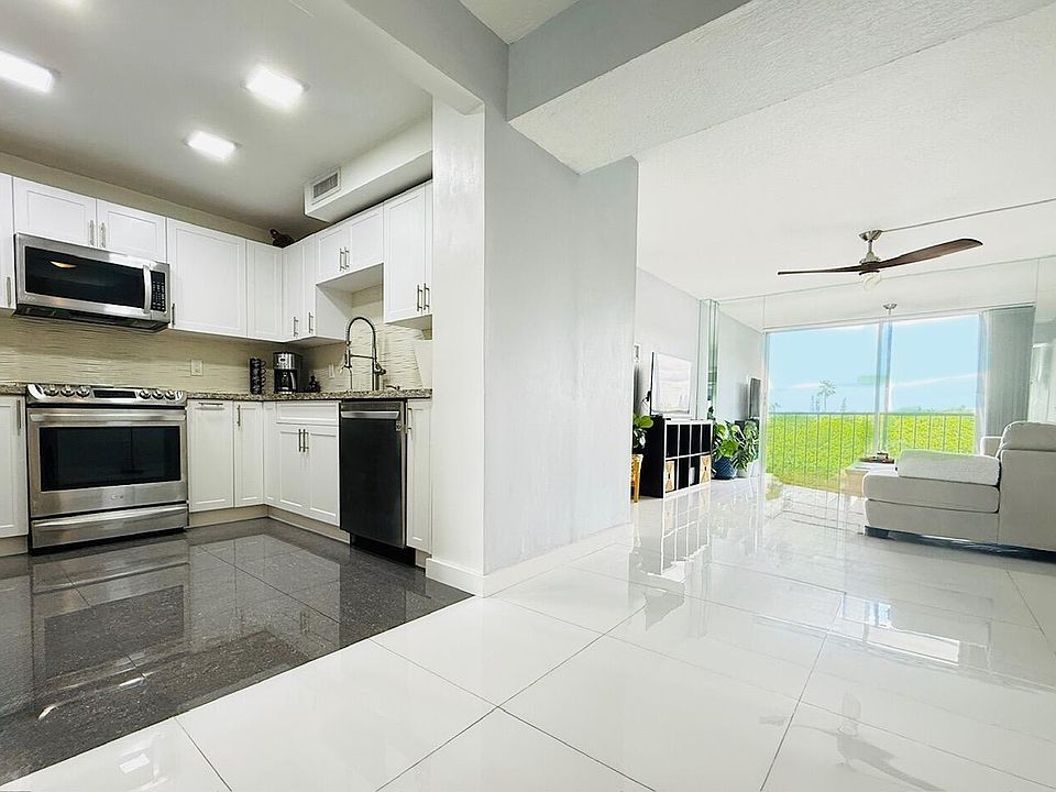 1st image of 4164 Inverrary Drive #404