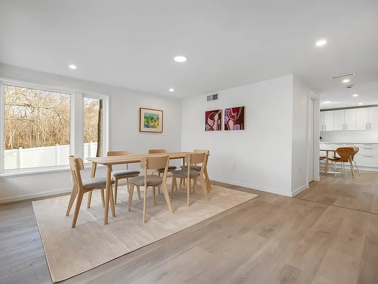 561 Beechwood St #SF — Photo 8
