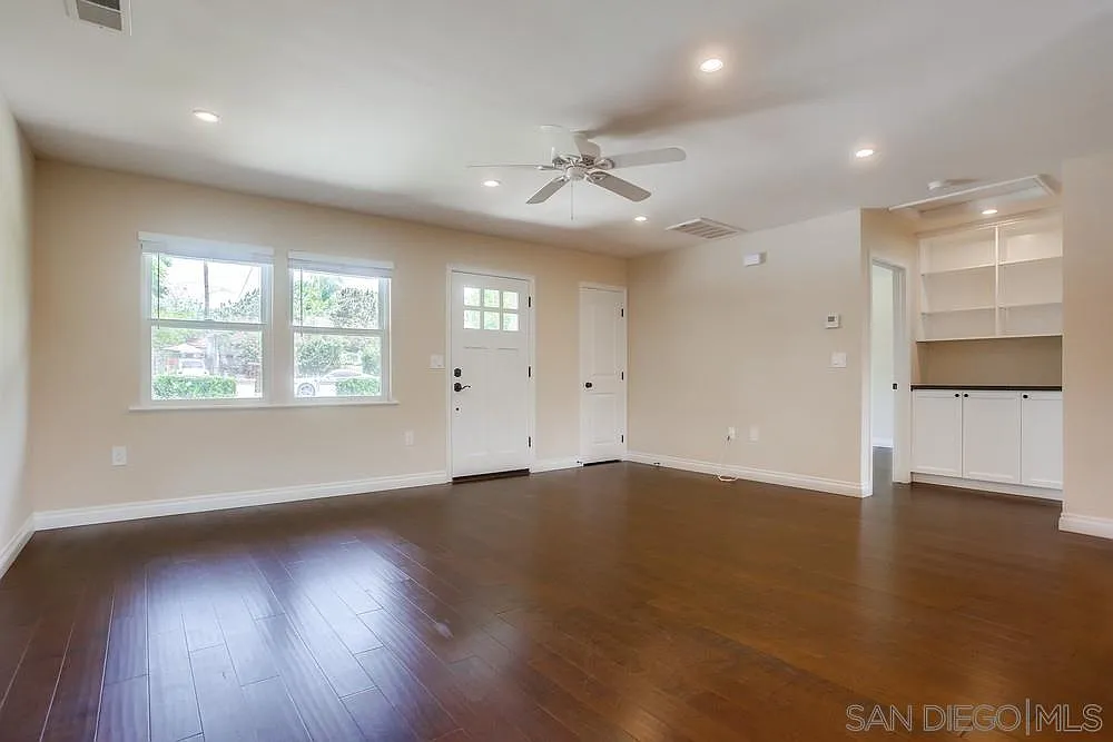 3 bed, 1200 sqft, $6,950 — Photo 3