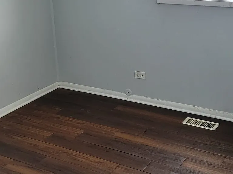 928 Miller Ave — Photo 11