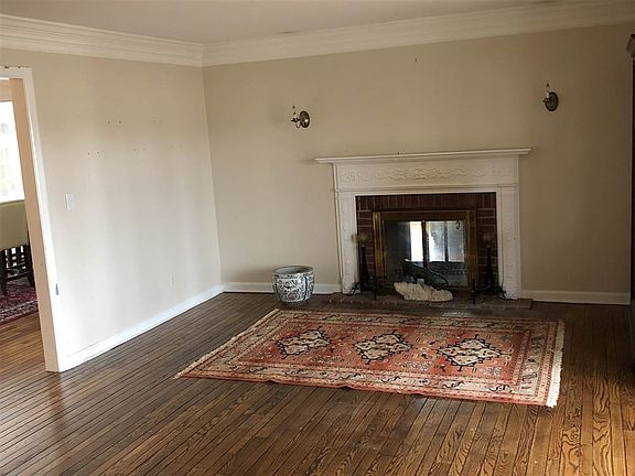 3rd image of 19465 Orchard Heights Dr
