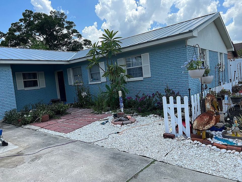 2nd image of 2504 Thornbrook Pl