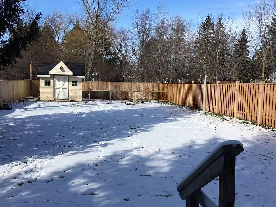 2nd image of 1650 Metro Rd N