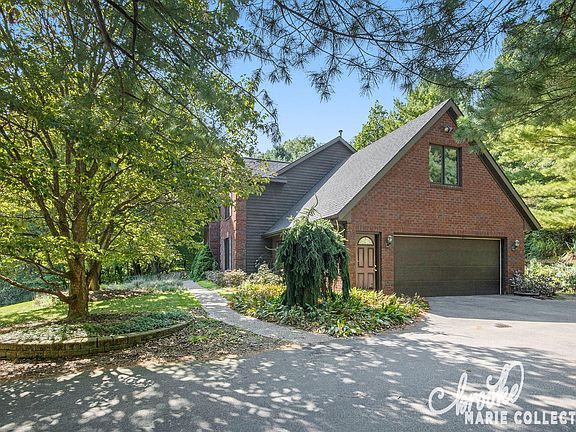 3rd image of 5409 Forest Bend Dr SE