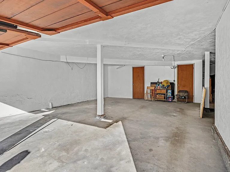 2908 Birdsall Ave #2908 — Photo 52