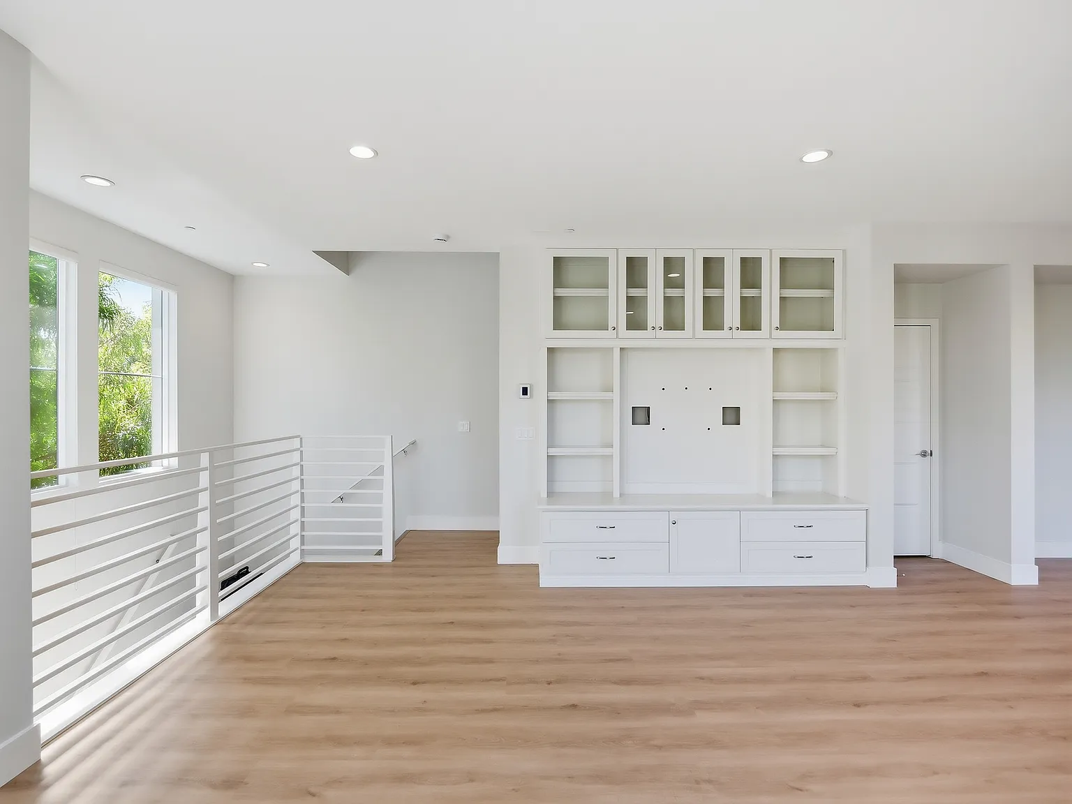 2 bed, 1598 sqft, $4,200 — Photo 4