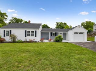 21 Robinwood Rd, Hamden, CT 06517