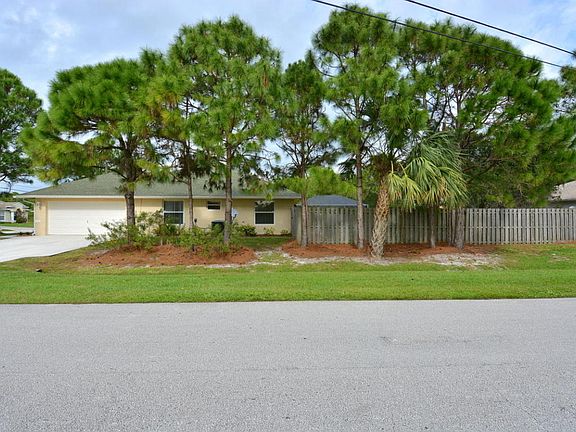 3rd image of 5705 NW Zenith Dr