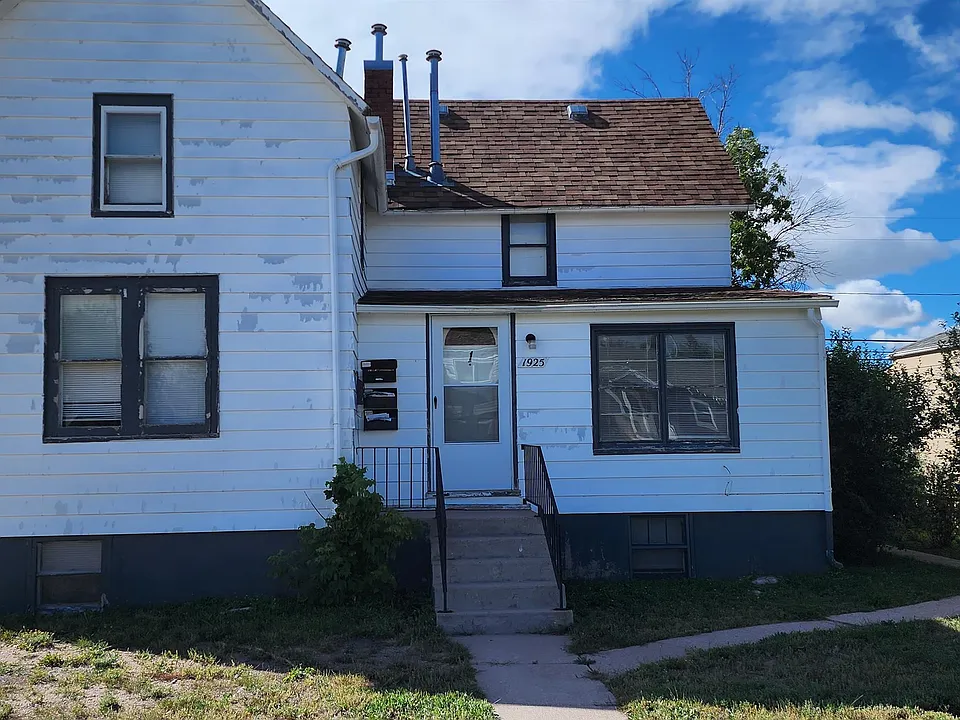 1925 E 16th St #2