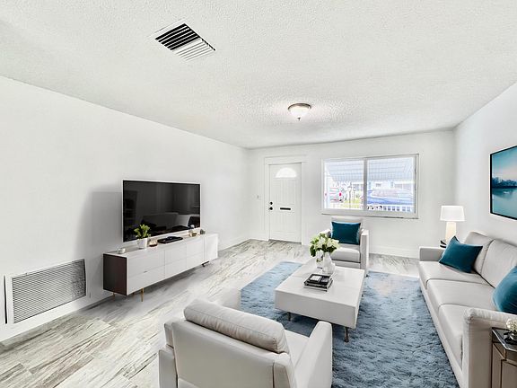 4th image of 1008 SW 3rd Avenue