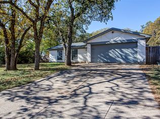 1124 Blue Carriage Ln N, Fort Worth, TX 76120