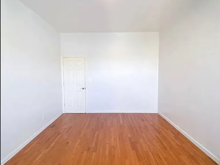235 Starr St #2R — Photo 7