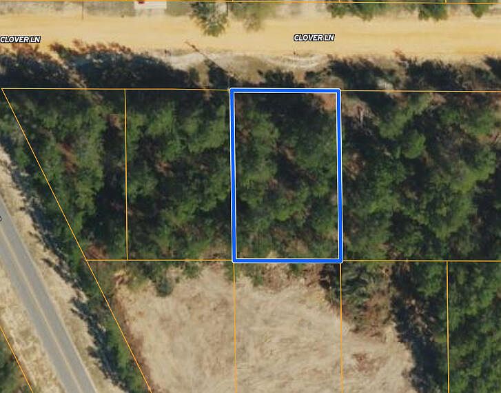 2nd image of 3 W Clover Ln