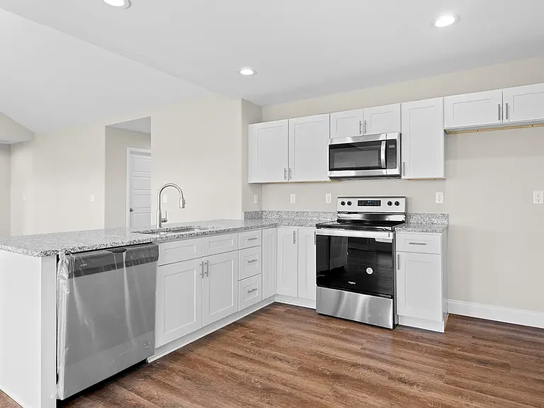 613 Saint George Way — Photo 9