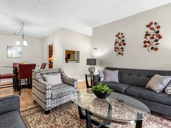 111 Devir St APT 101, Malden, MA 02148