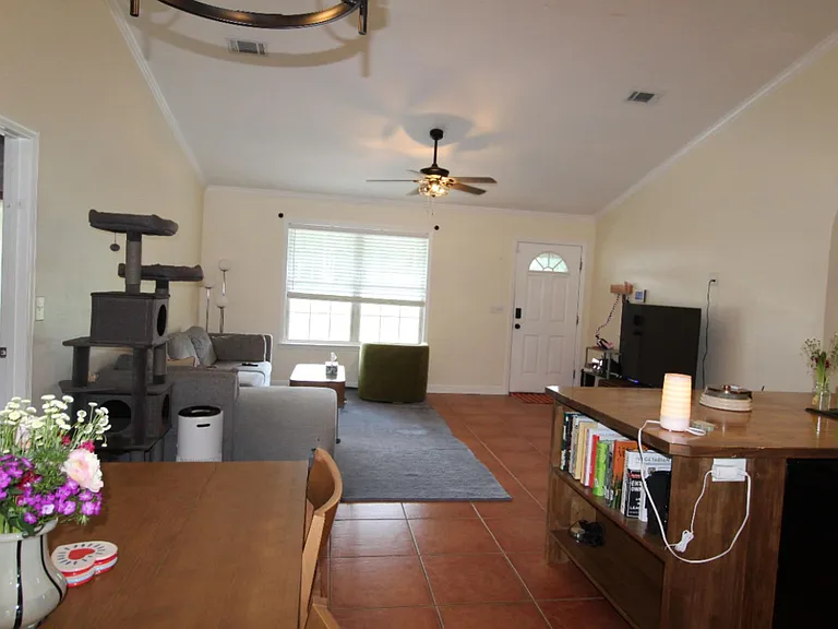 11 Windy Ct — Photo 2