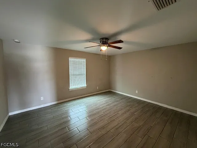740 Foxtail St E — Photo 7