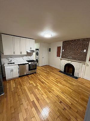5th image of 449 W 51st St #1R7
