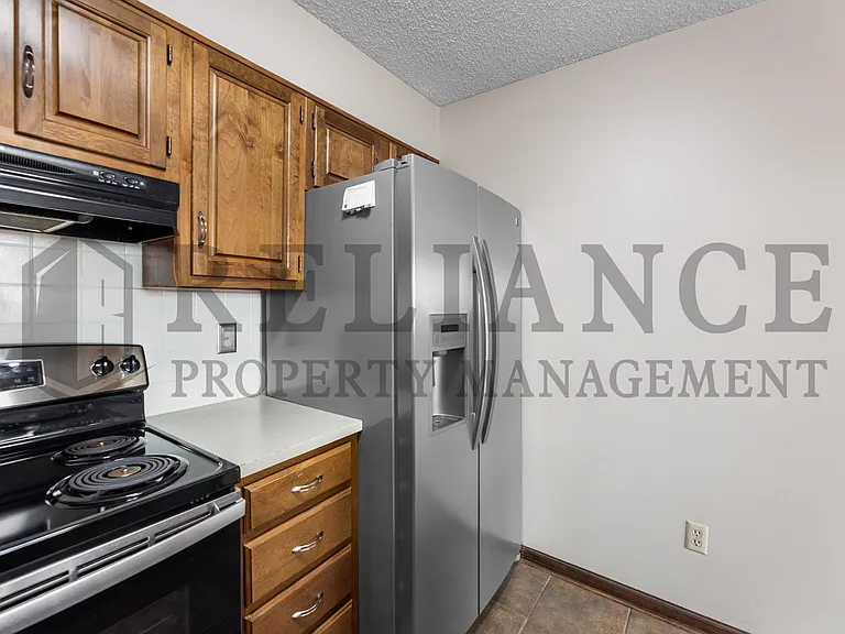 1111 E Redwood Rd — Photo 16