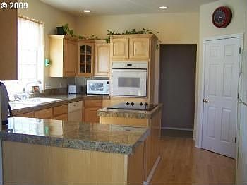 3rd image of 207 SE 339th Ave