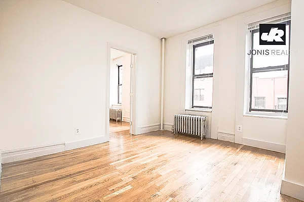 Rented by Jonis Realty | media 4