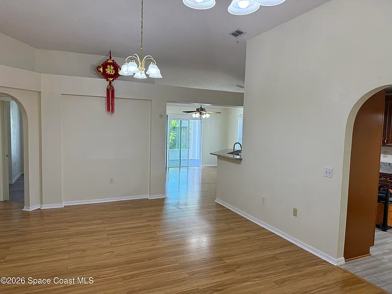 1178 White Oak Cir — Photo 4