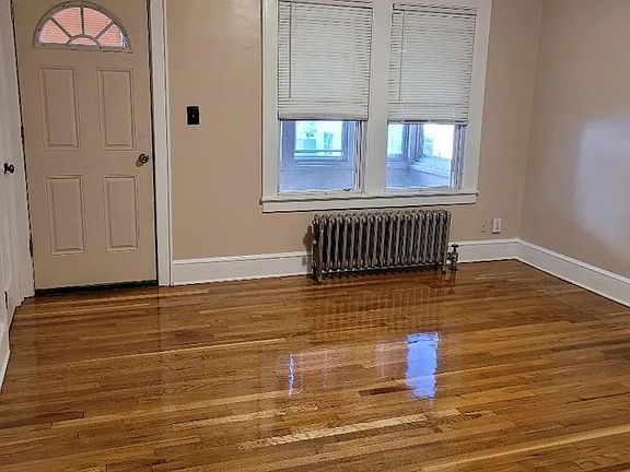 5th image of 105 Windsor St Floor 2