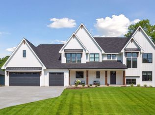 6500 Hawks Pointe Ln, Excelsior, MN 55331