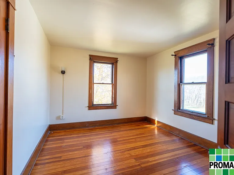 21 Moore Ave — Photo 24