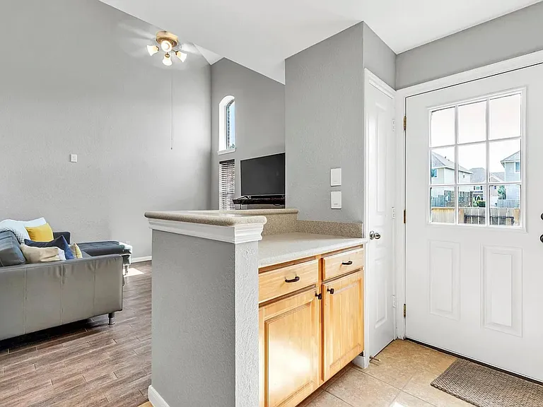 10518 Day Trail Ln — Photo 9