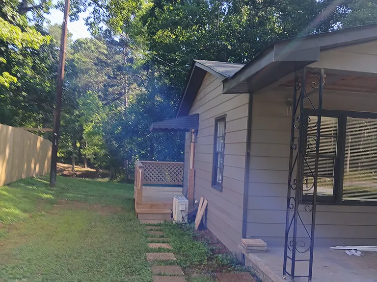 943 Chulio Rd SE — Photo 5